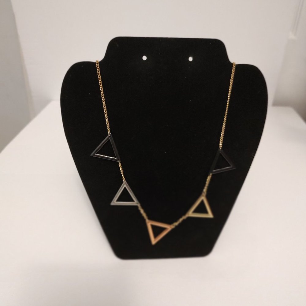 New Gold chain necklace with diamond shapes